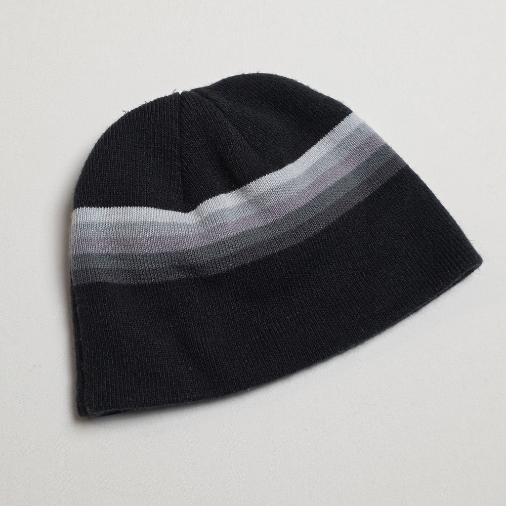 Under Armour Hat Youth One Size Black Acrylic Beanie Cap Knitted Stretch Outdoor - Picture 2 of 4